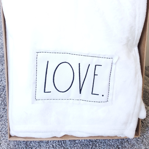 Rae Dunn Throw LOVE - Picture 2 of 4